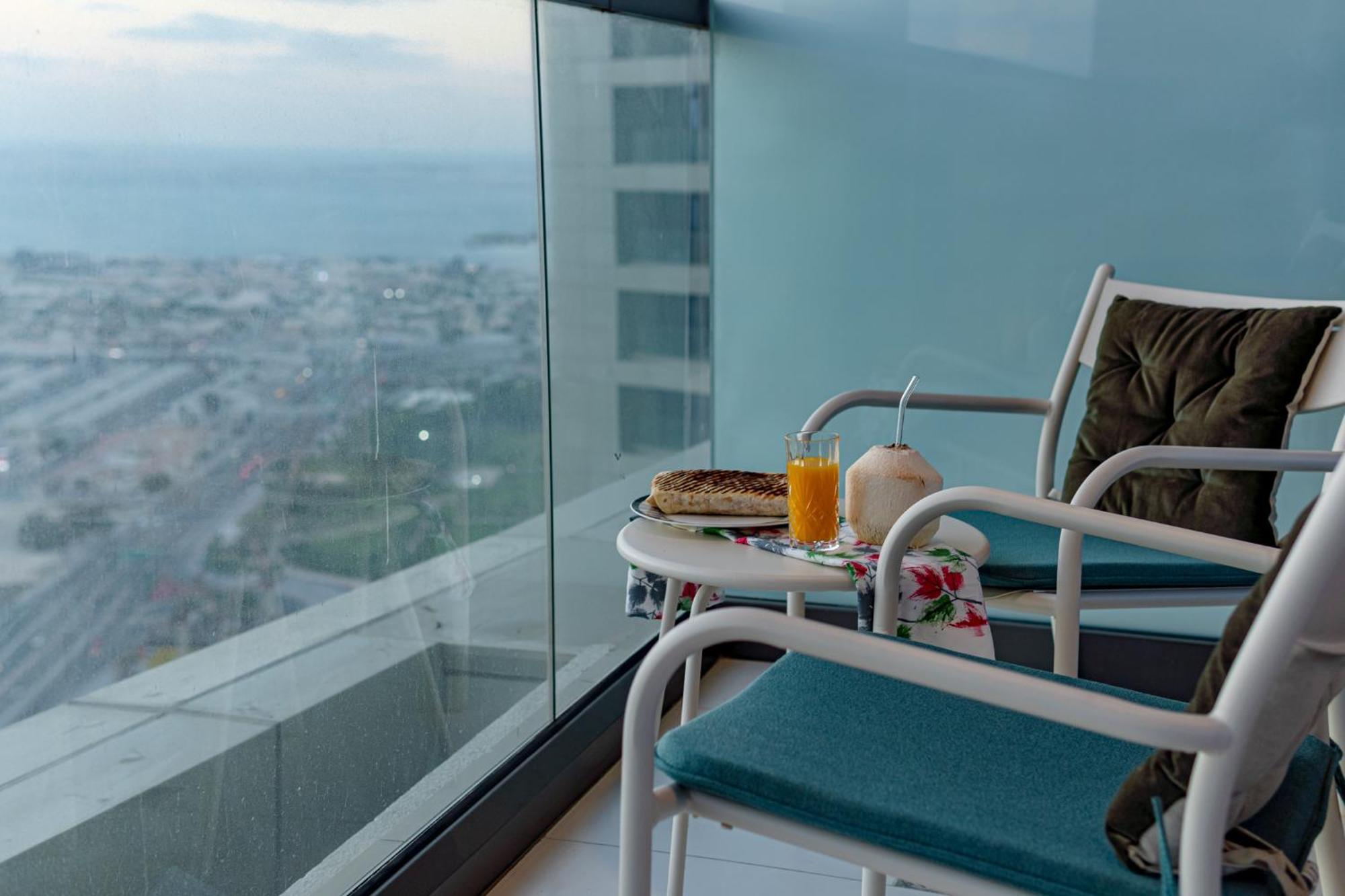 Stunning 3br W Panoramic Views In Aykon Apartment *