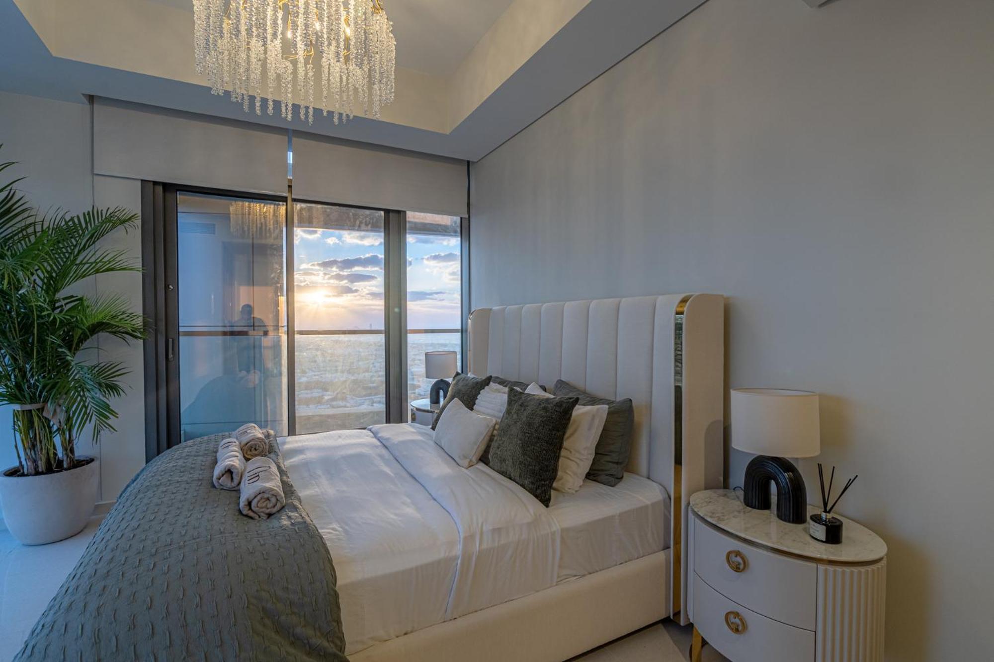 Stunning 3br W Panoramic Views In Aykon Apartment *