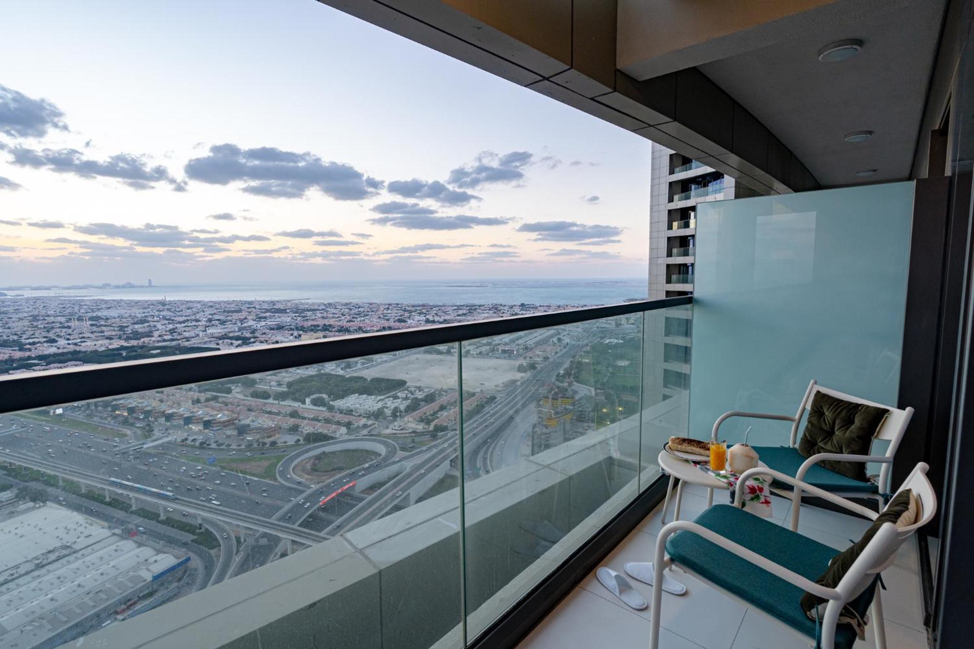 Stunning 3br W Panoramic Views In Aykon *